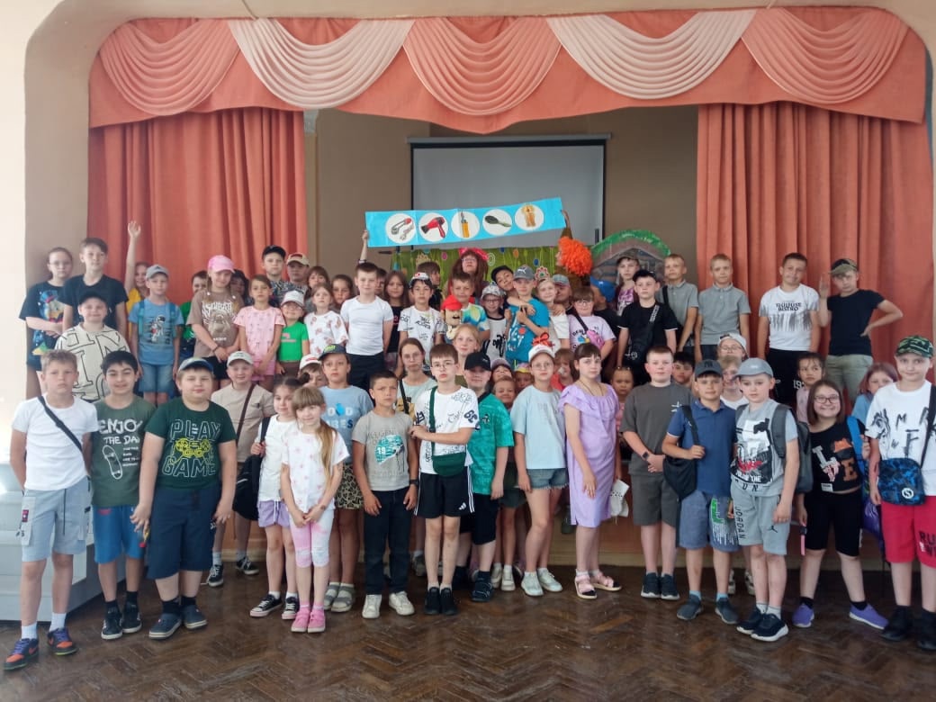 Театр &amp;quot;Арлекино&amp;quot; в пришкольном лагере &amp;quot;Радуга&amp;quot;.